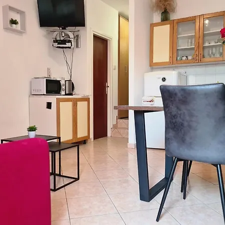 In Mit Terrasse By Interhome דירה באסקה