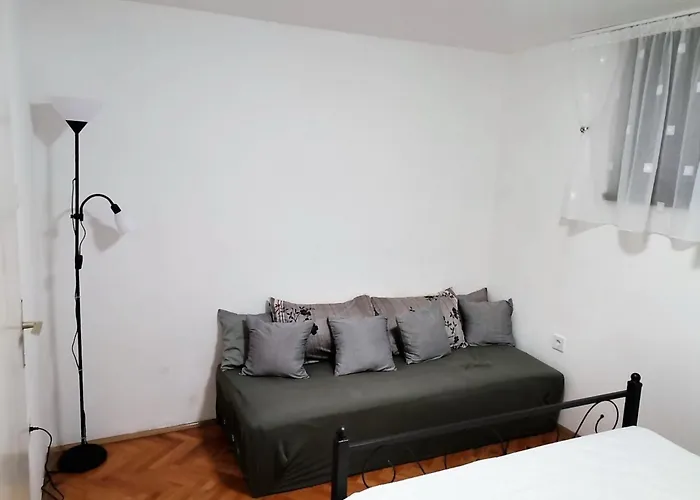 דירה In Mit Terrasse By Interhome