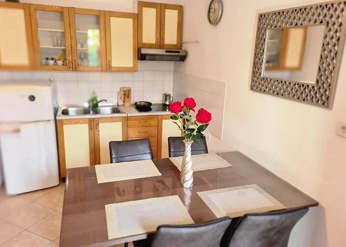 In Mit Terrasse By Interhome