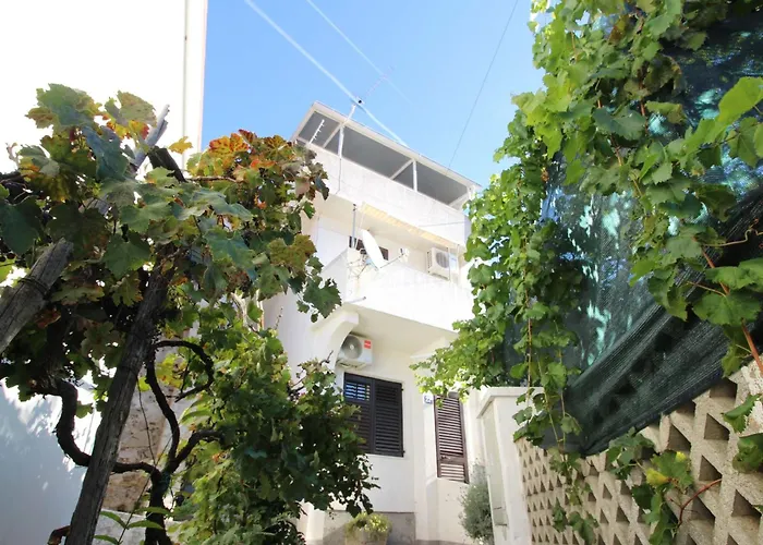 In Mit Terrasse By Interhome Apartamento Baška